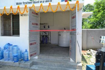 Neue Wasseranlage in Tirmasahun, India